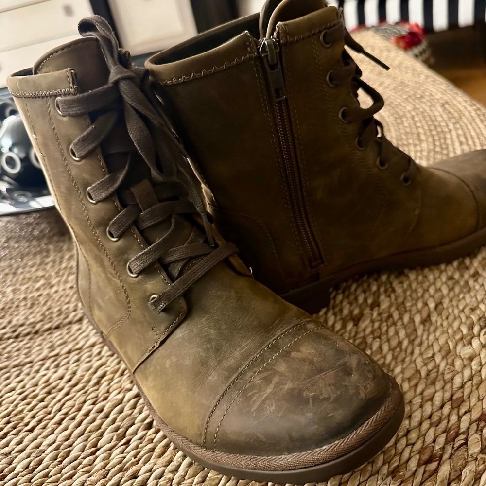 Ugg Ashbury Boot - image 5